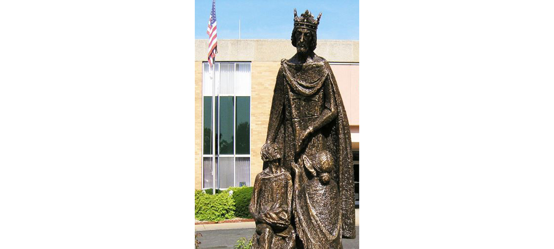 Kenrick-Glennon Seminary’s ‘new’ statue highlights the charitable side of King Louis IX