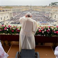 On Easter, pope asks Christ to ‘roll away’ the stones of war worldwide