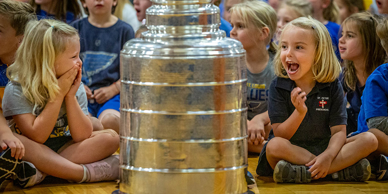 Baby Tarasenko is on the Stanley Cup, Amazing Family Picture :  r/stlouisblues