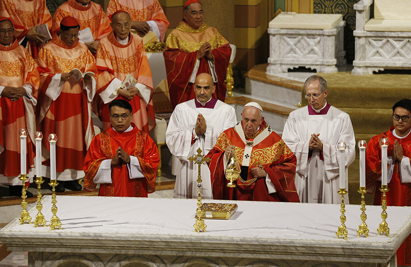 Pope Francis celebrated Mass with young people in Assumption Cathedral in Bangkok, Thailand, Nov. 22.
