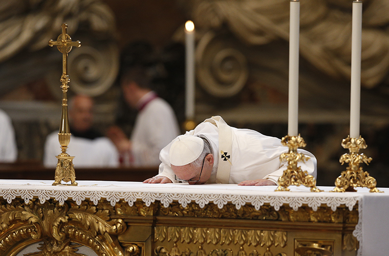 Pope Francis venerated the altar at Mass with hundreds of priests who are missionaries of mercy April 10 in St. Peter’s Basilica. The pope has continued the mandate of the missionaries of mercy.