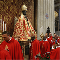 Pallium is sign that shepherds live for their sheep, pope says
