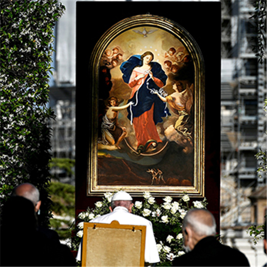 With world still in knots, pope turns to Mary with prayers