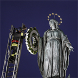  Pope Francis: Mary helps us understand that God can work great things through us