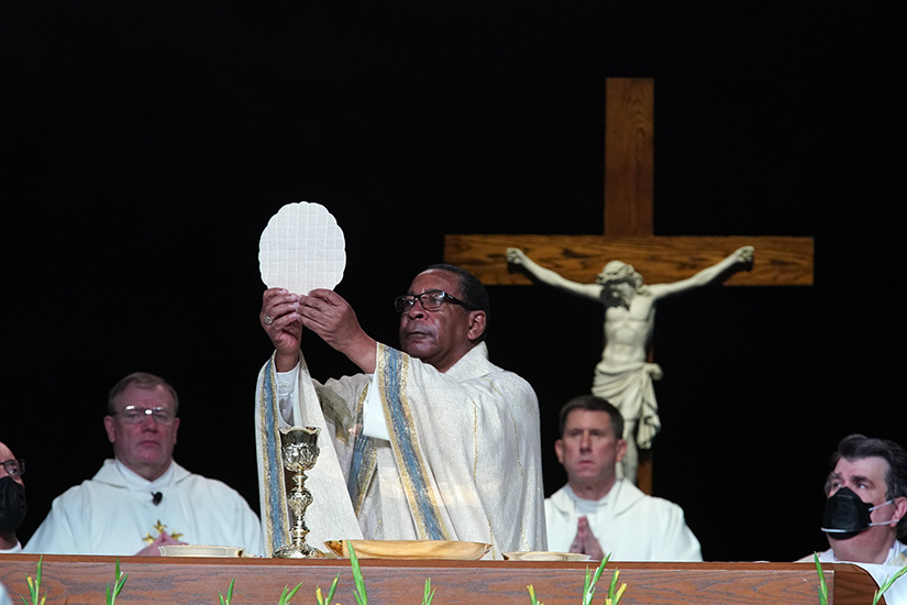 Retired Bishop J. Terry Steib of Memphis, Tenn., celebrated Mass Oct. 8 at the Renasant Convention Center in Memphis during the diocesan eucharistic congress.