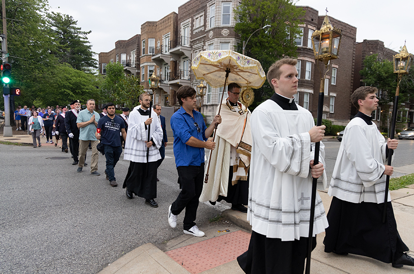 As part of the National Eucharistic Revival movement, Father Chris Martin carried a monstrance containing the Blessed Sacrament in a Corpus Christi procession on Lindell Boulevard June 10. The procession started at St. Francis Xavier “College” Church and concluded at the Cathedral Basilica of Saint Louis with adoration and Benediction.